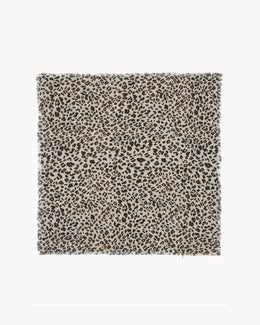Grand bandana hachiko leopard cachemire blanc beige - Kujten packshot