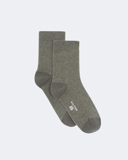 Chaussettes en cachemire kaki pour femme - Kujten packshot