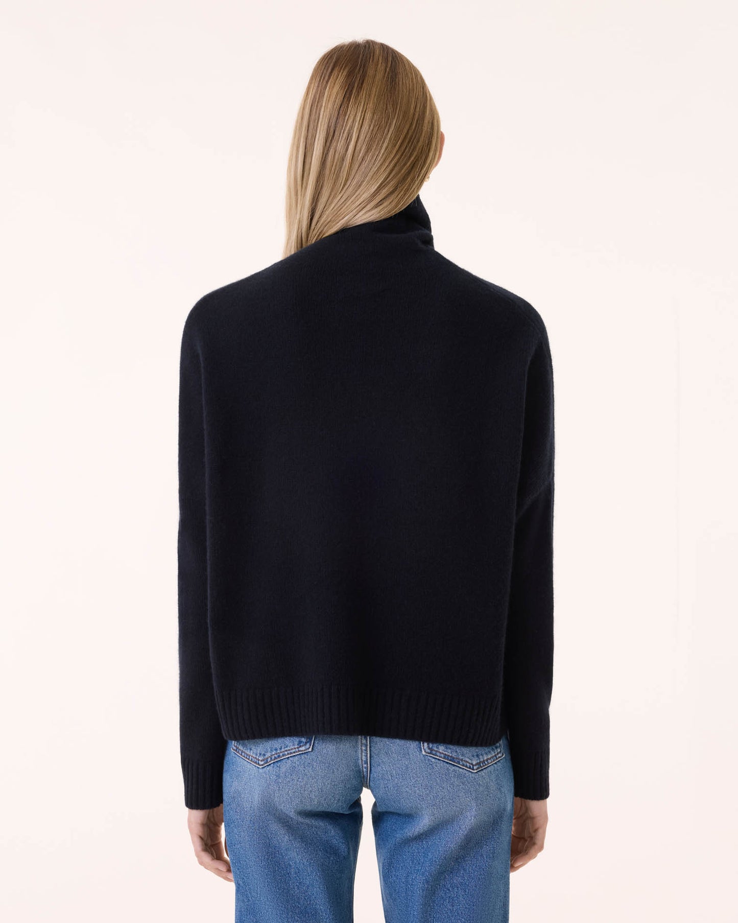 Pull Tila noir