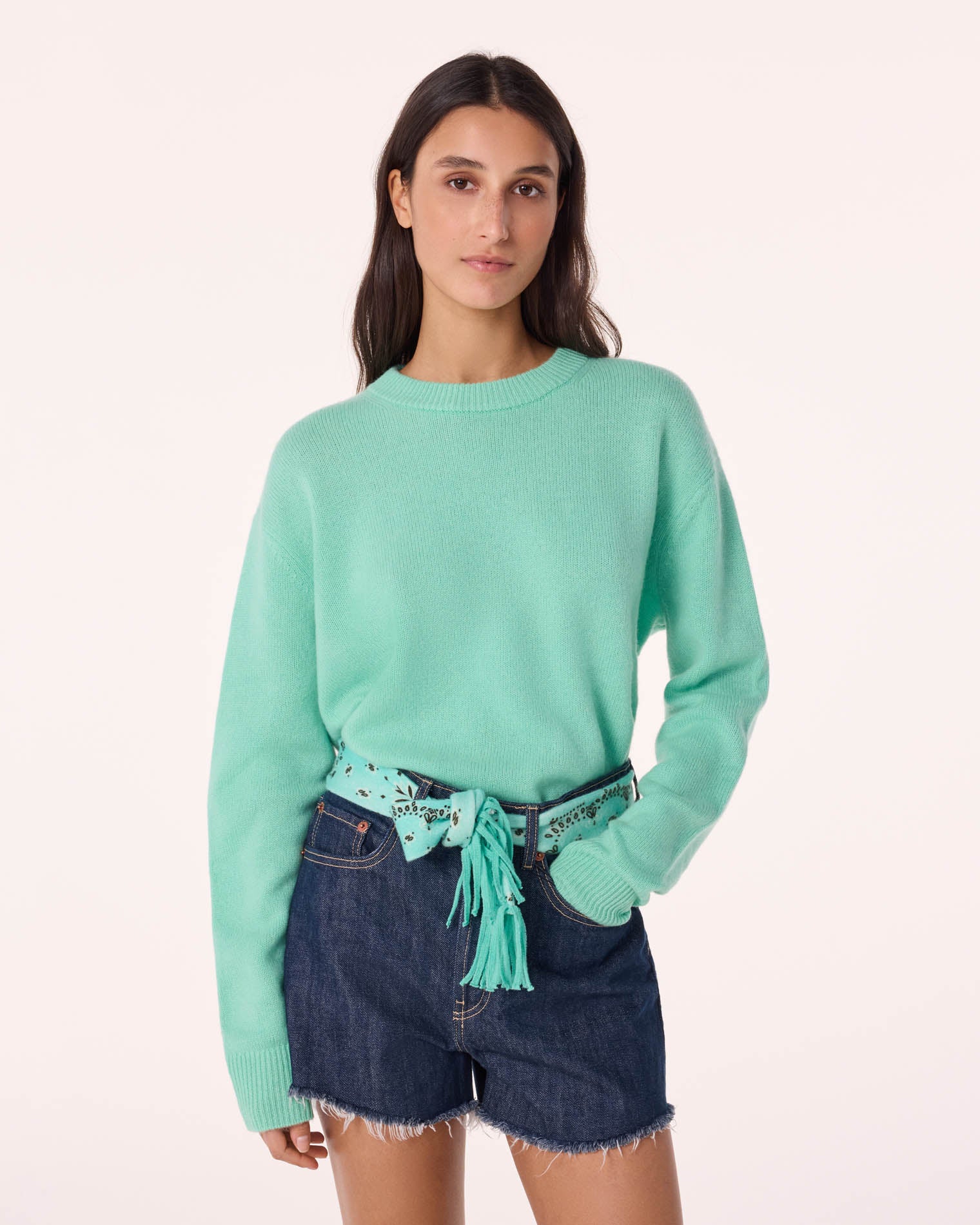 Almond Green Round-Neck Cashmere Sweater Kujten Cashmere