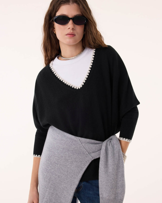 Pull Aminie noir - Image principale
