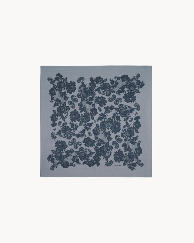 Petit Bandana Hachi Lace gris flanelle - Image principale