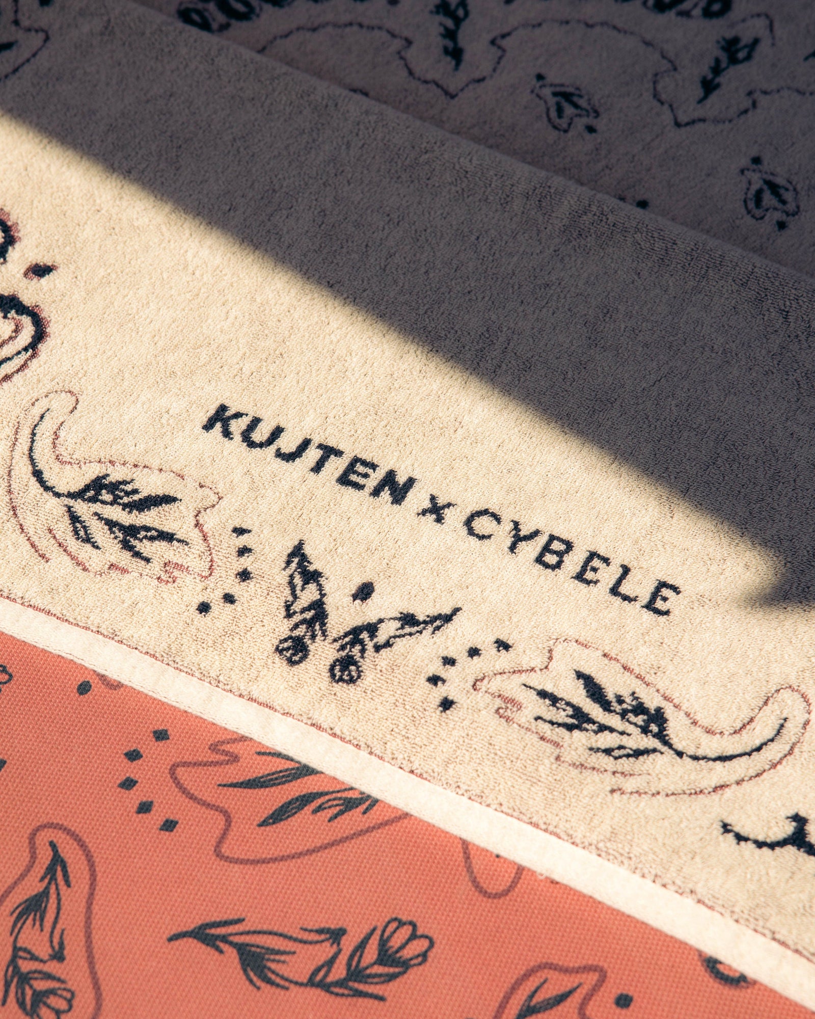 Serviette motif bandana kujten x cybele